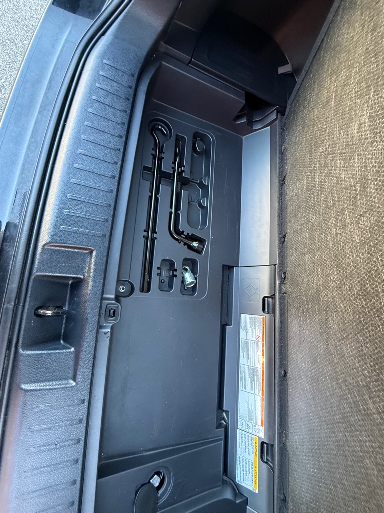 Photo 23 of this TOYOTA HIGHLANDER