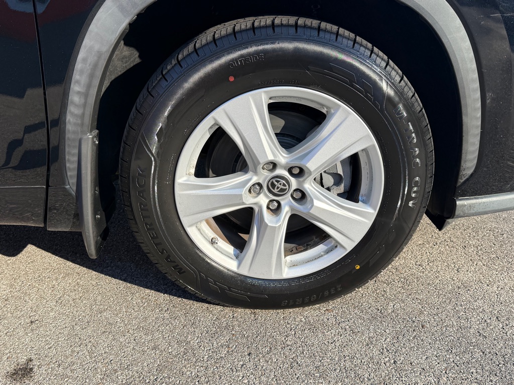 Photo 17 of this TOYOTA HIGHLANDER