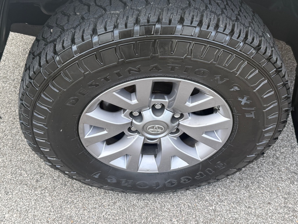 Photo 14 of this TOYOTA TACOMA