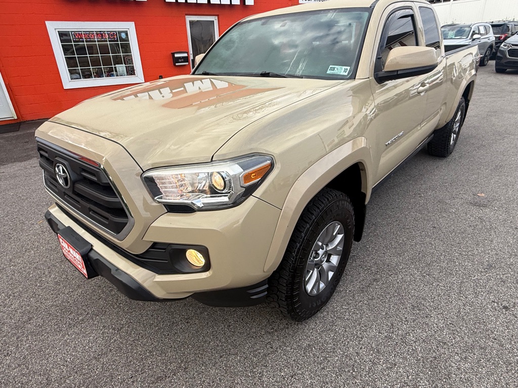 Photo 12 of this TOYOTA TACOMA