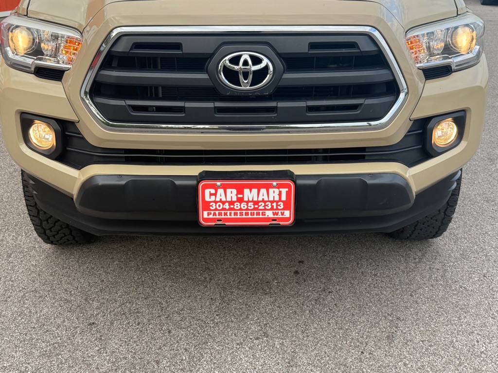 Photo 16 of this TOYOTA TACOMA