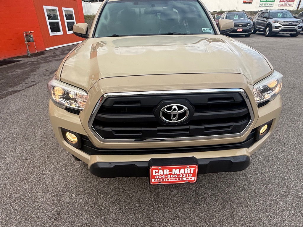 Photo 11 of this TOYOTA TACOMA
