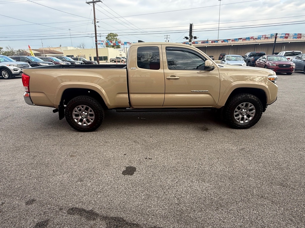 Photo 8 of this TOYOTA TACOMA