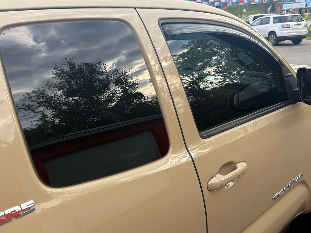 Photo 19 of this TOYOTA TACOMA