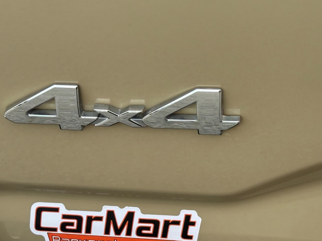 Photo 24 of this TOYOTA TACOMA