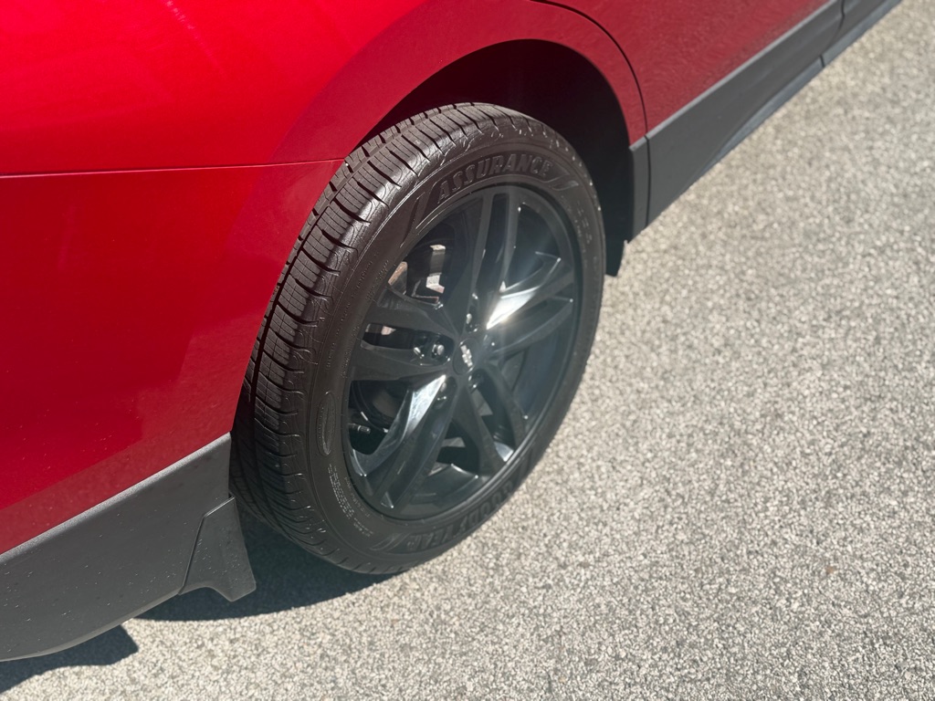 Photo 19 of this CHEVROLET EQUINOX