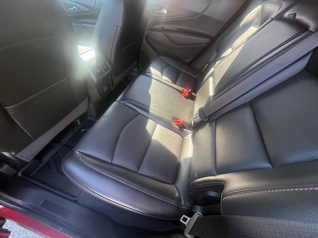 Photo 27 of this CHEVROLET EQUINOX