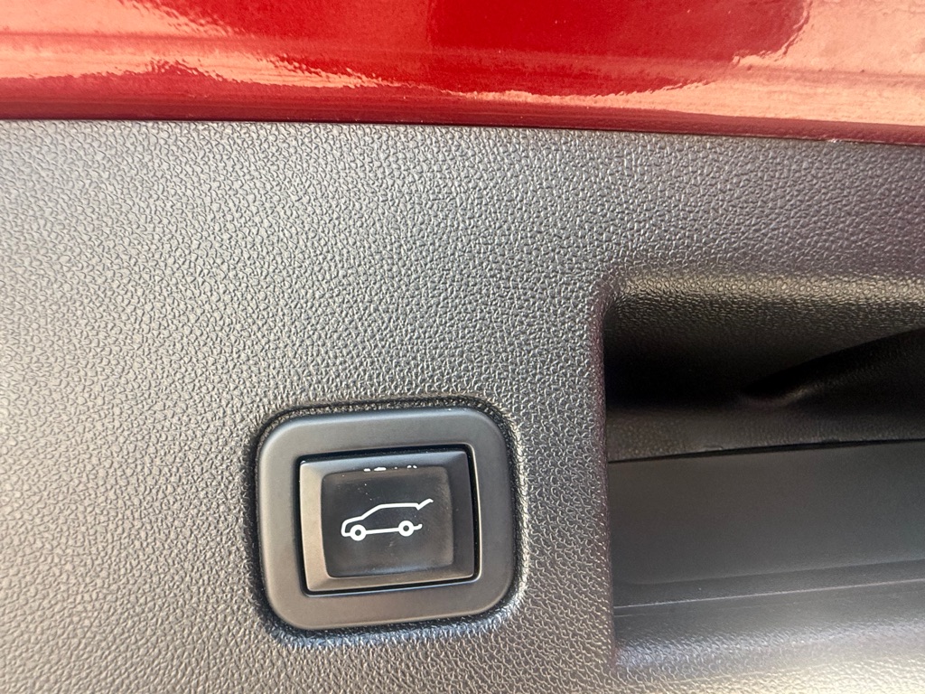 Photo 25 of this CHEVROLET EQUINOX