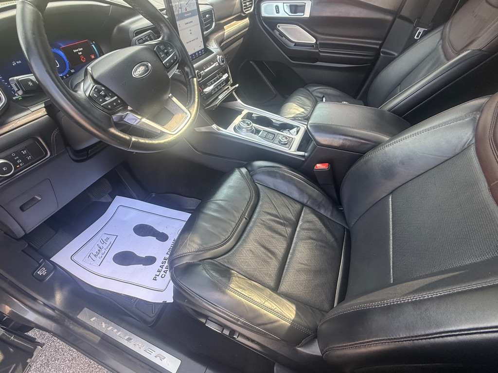 Photo 31 of this FORD EXPLORER