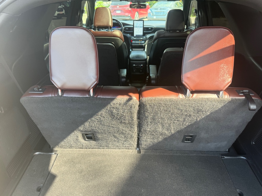 Photo 23 of this FORD EXPLORER