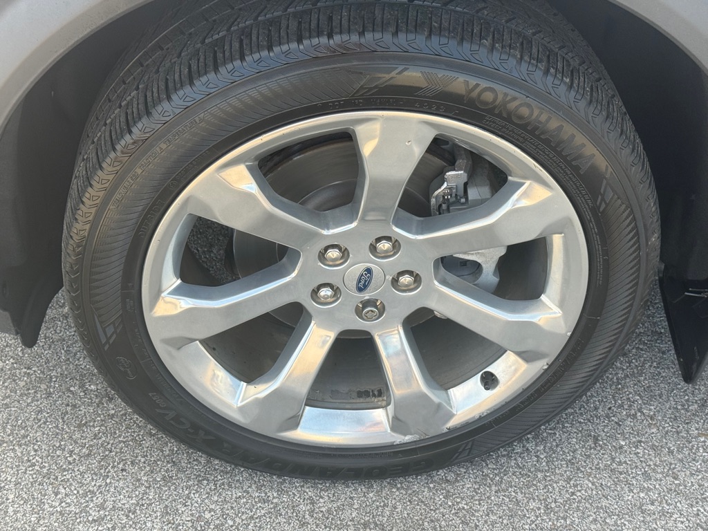 Photo 14 of this FORD EXPLORER