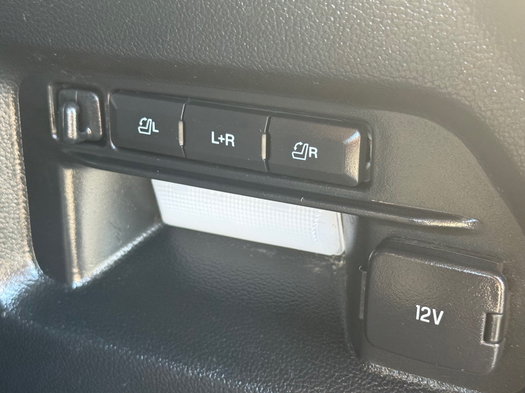 Photo 24 of this FORD EXPLORER