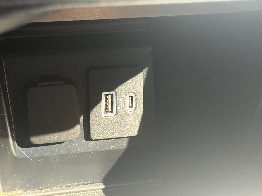 Photo 42 of this FORD EXPLORER