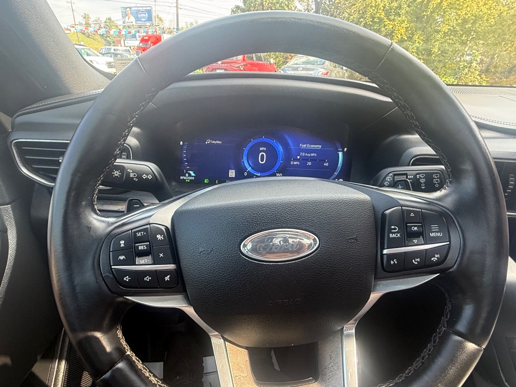 Photo 36 of this FORD EXPLORER