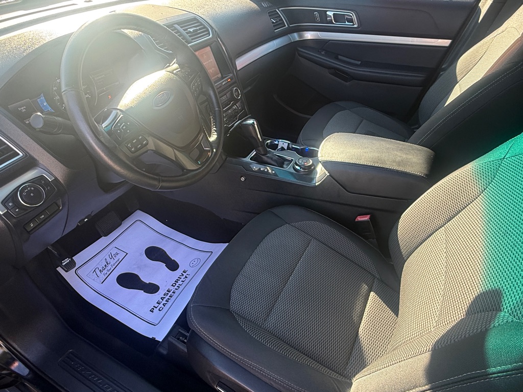 Photo 27 of this FORD EXPLORER