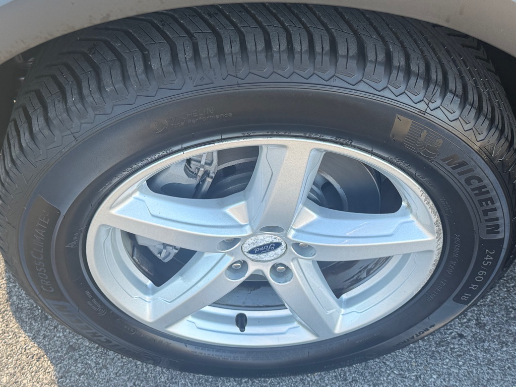 Photo 13 of this FORD EXPLORER