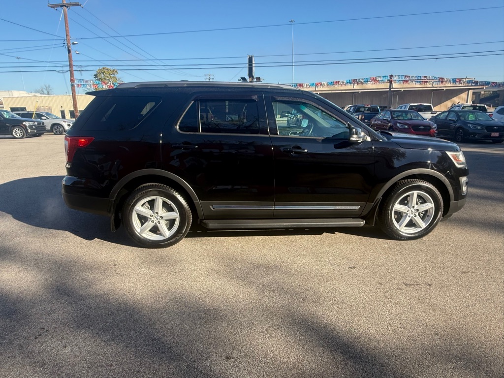 Photo 7 of this FORD EXPLORER