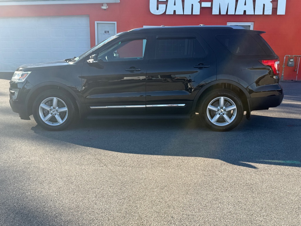 Photo 3 of this FORD EXPLORER