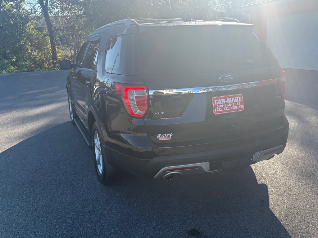 Photo 4 of this FORD EXPLORER