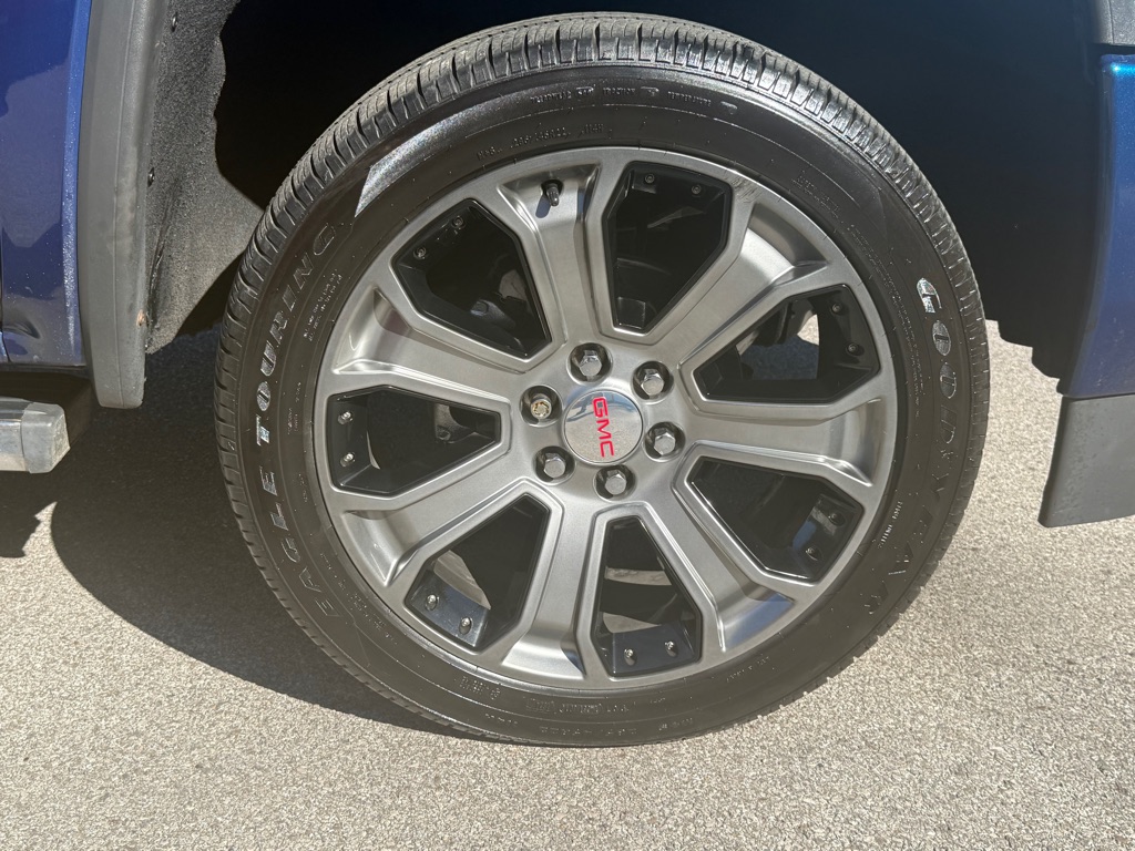 Photo 16 of this GMC SIERRA