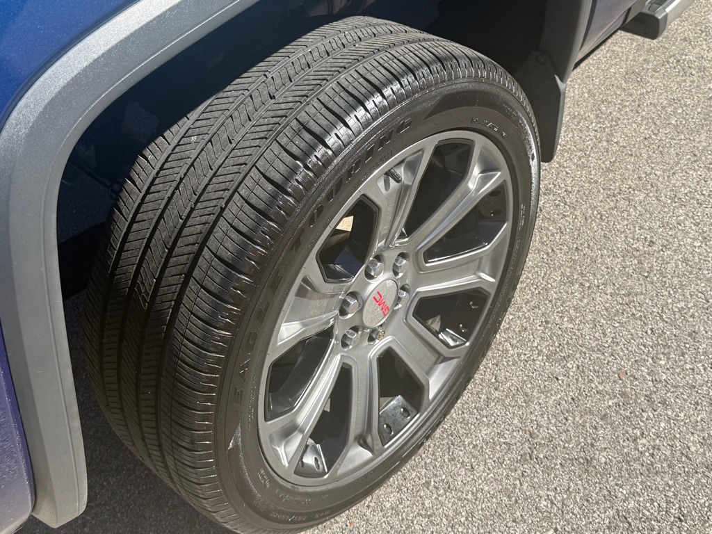 Photo 18 of this GMC SIERRA