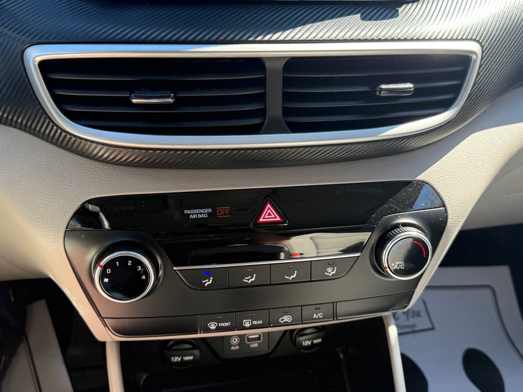 Photo 32 of this HYUNDAI TUCSON