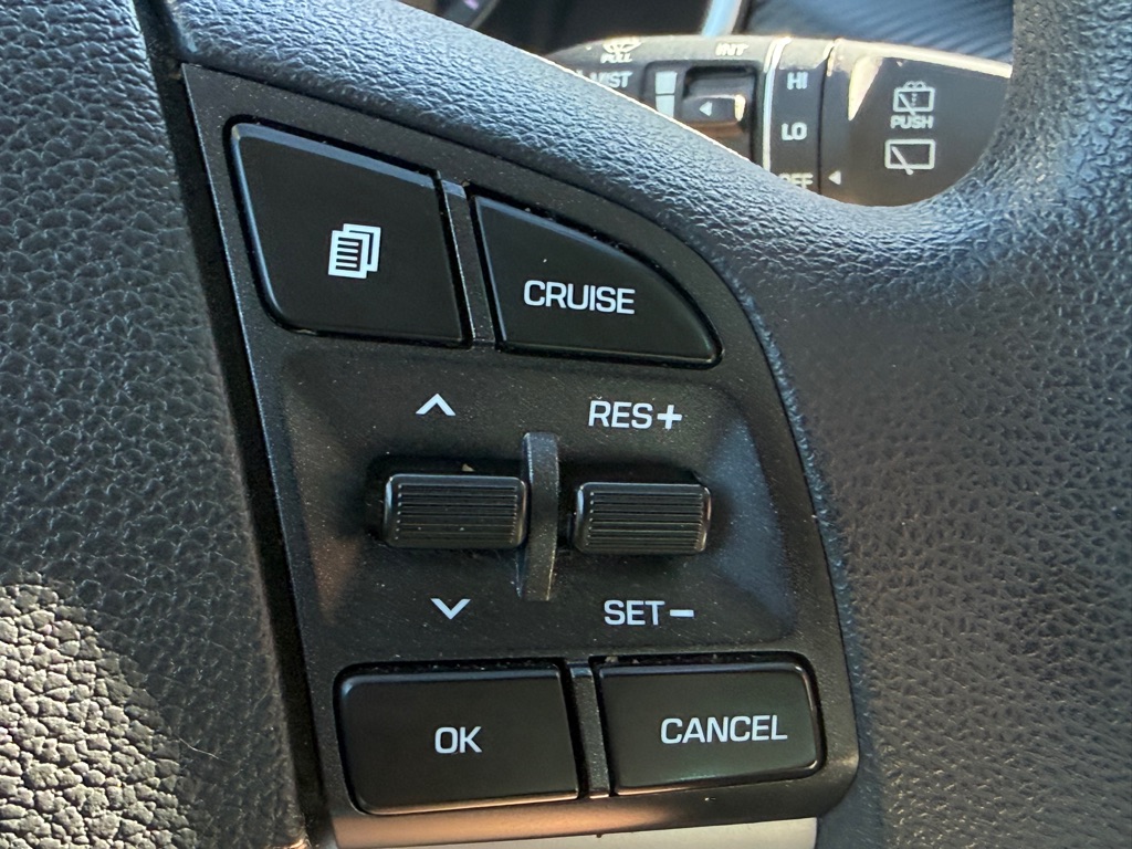Photo 27 of this HYUNDAI TUCSON