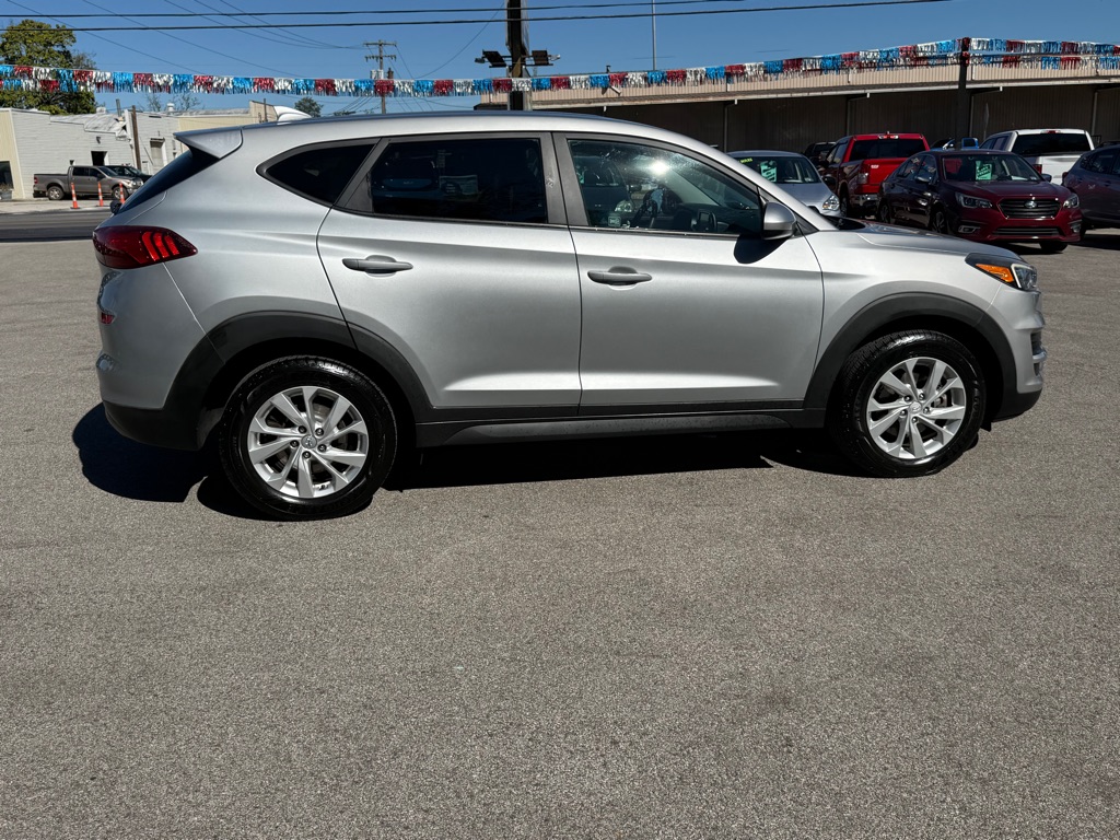 Photo 7 of this HYUNDAI TUCSON