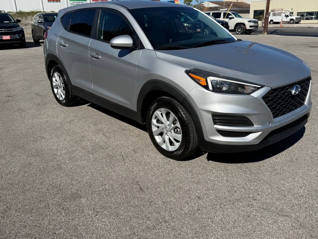 Photo 9 of this HYUNDAI TUCSON