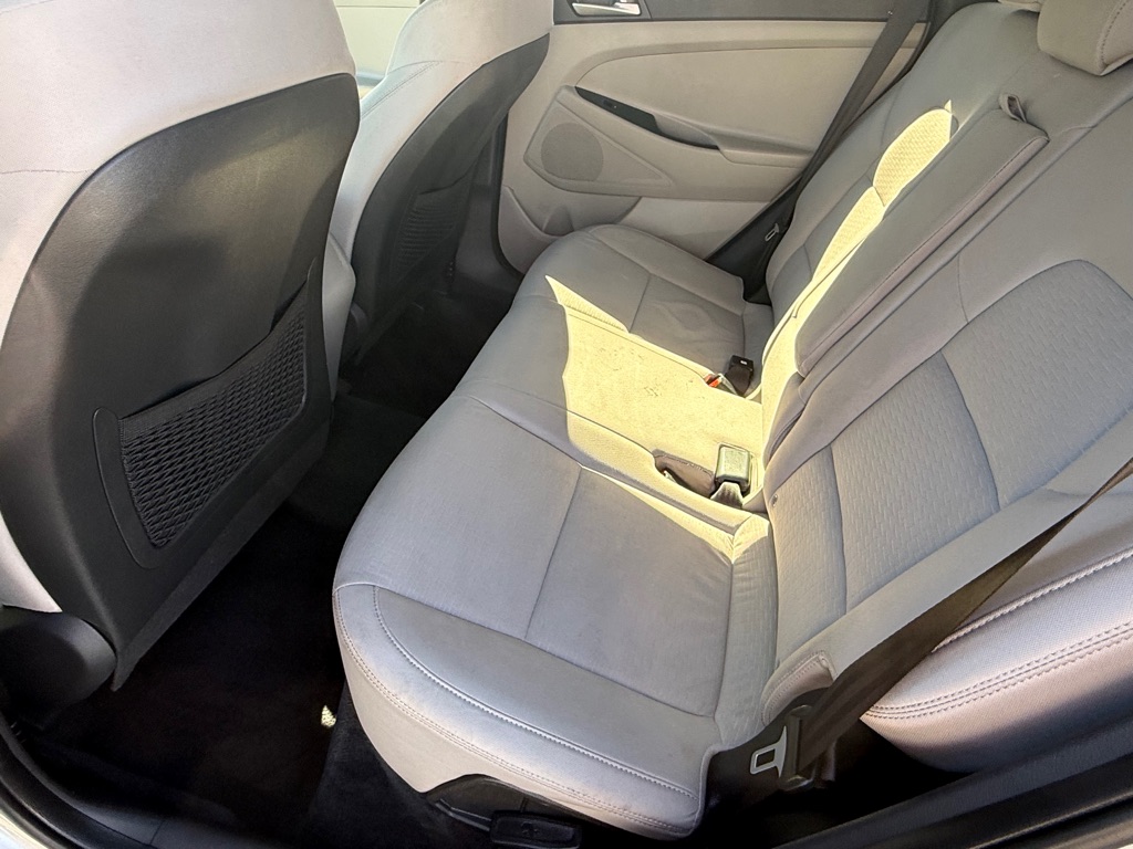 Photo 22 of this HYUNDAI TUCSON