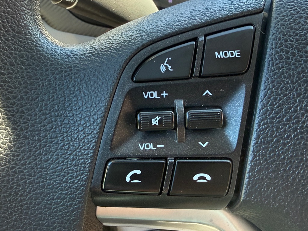 Photo 26 of this HYUNDAI TUCSON