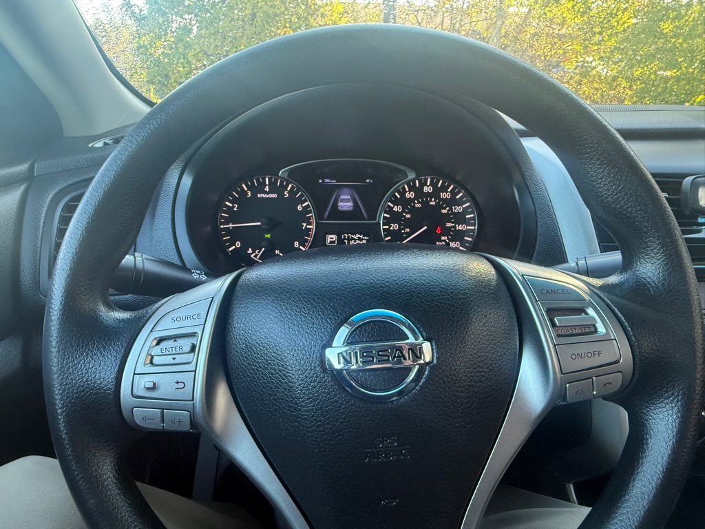 Photo 31 of this NISSAN ALTIMA