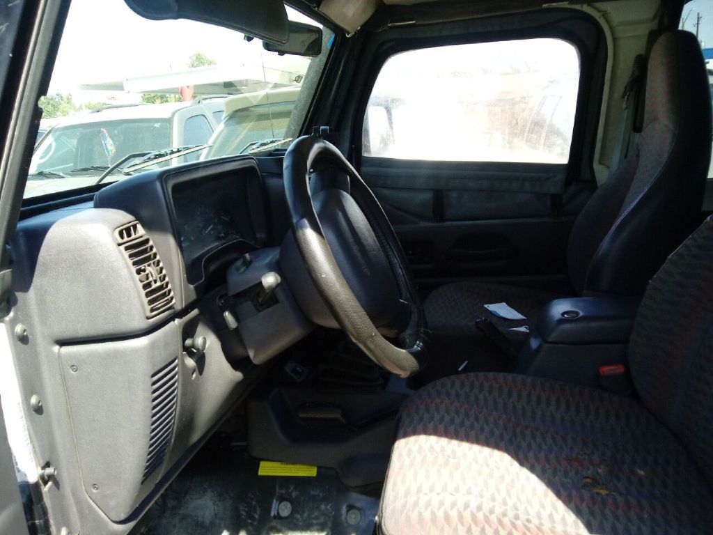 Photo 6 of this JEEP WRANGLER / TJ