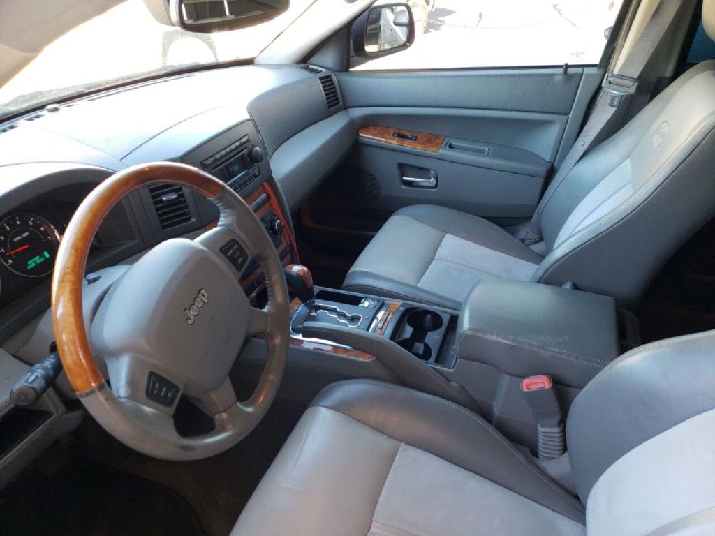 Photo 6 of this JEEP GRAND CHEROKEE