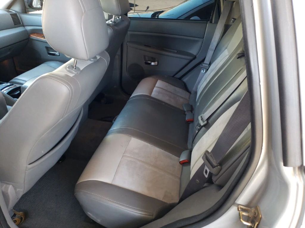 Photo 7 of this JEEP GRAND CHEROKEE