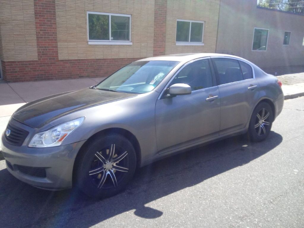 Photo 2 of this INFINITI G35