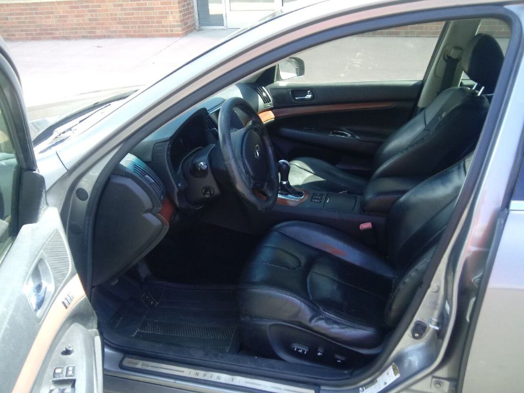 Photo 10 of this INFINITI G35