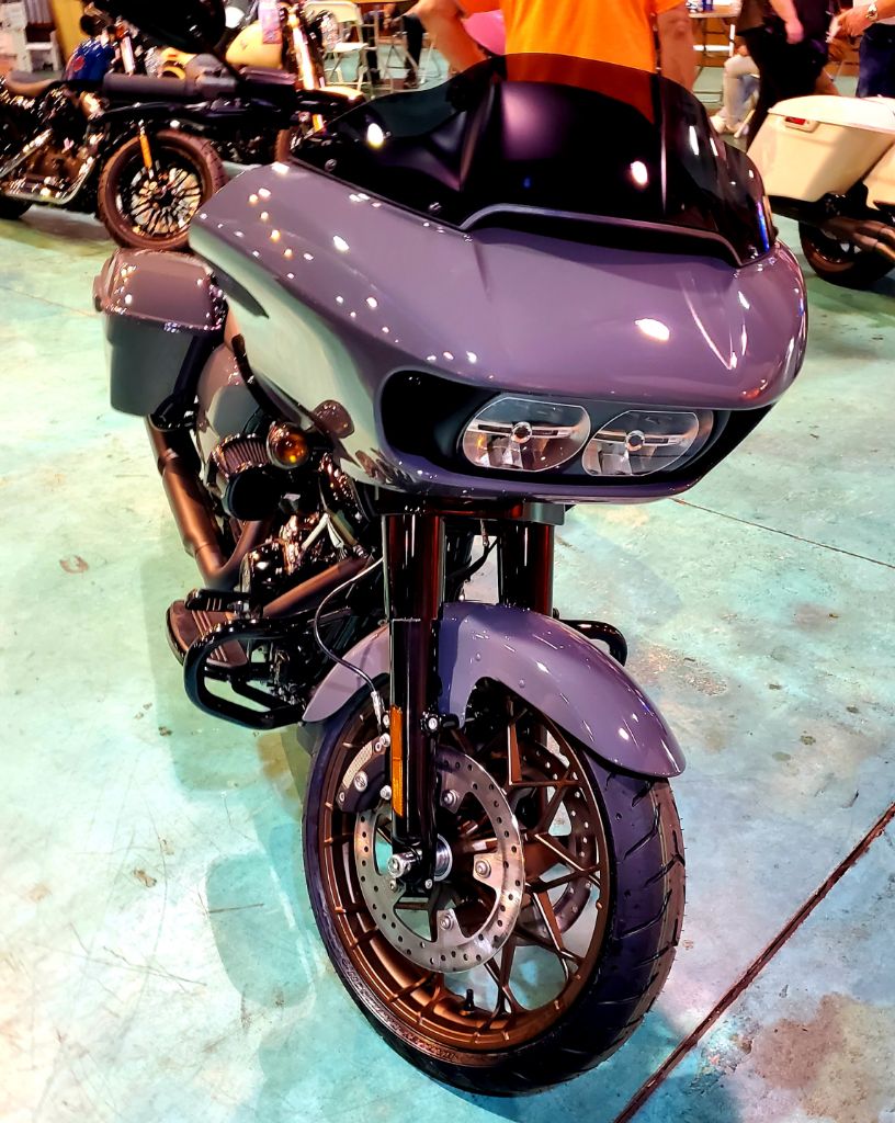 Photo 2 of this HARLEY DAVIDSON FLTRXST