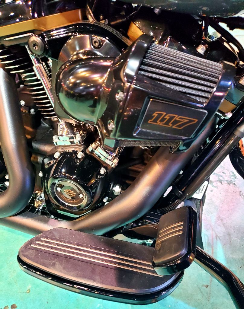 Photo 4 of this HARLEY DAVIDSON FLTRXST