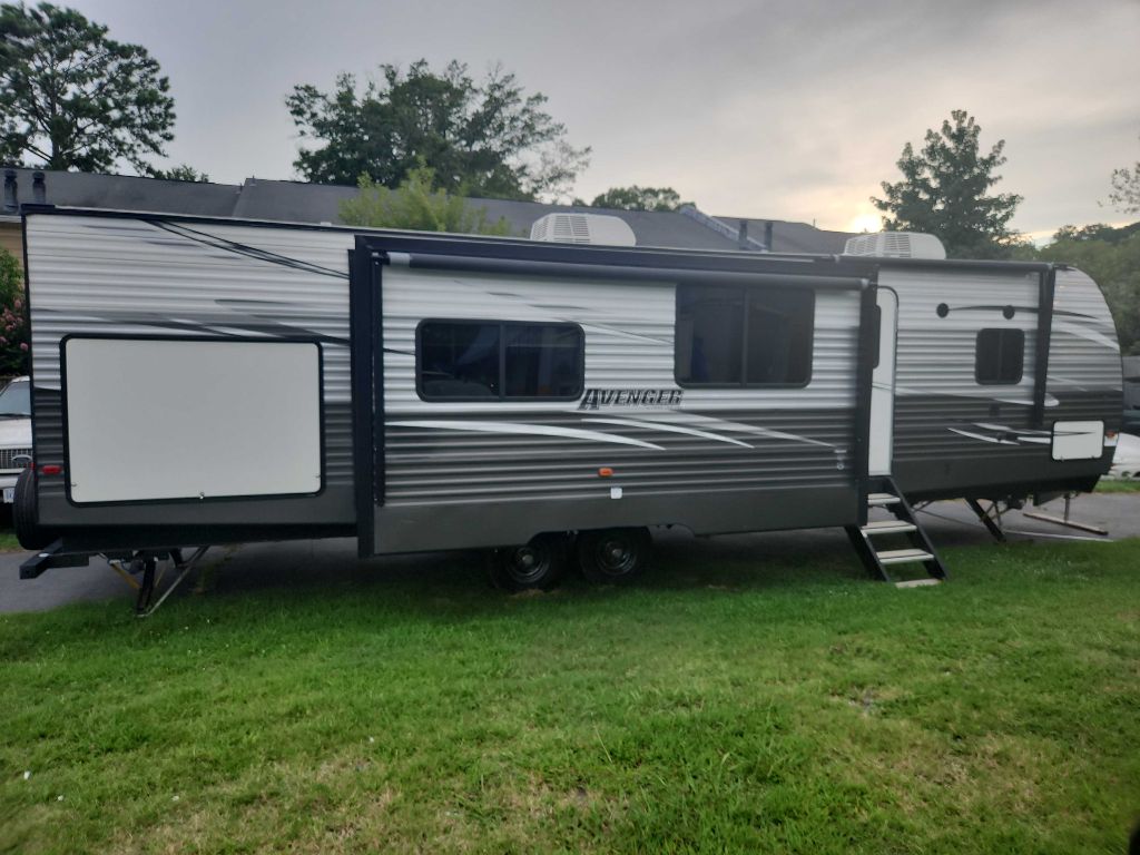 2019 FOREST RIVER AVENGER