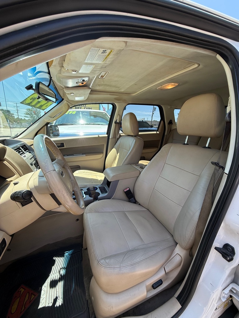 Photo 14 of this FORD ESCAPE