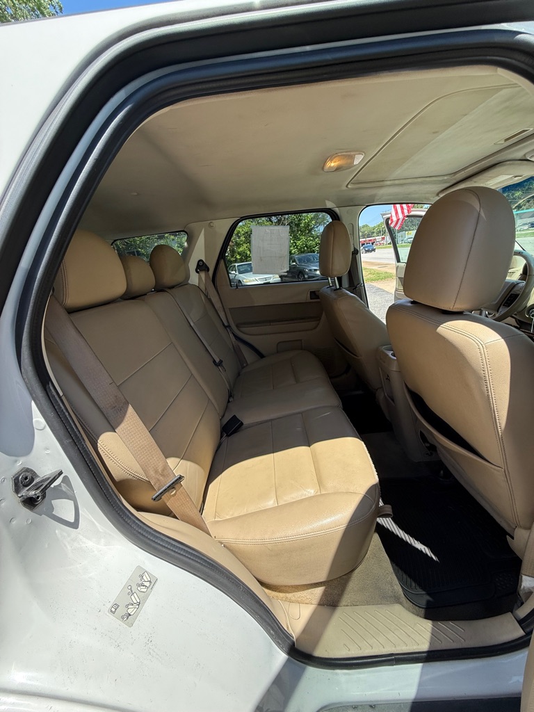 Photo 5 of this FORD ESCAPE