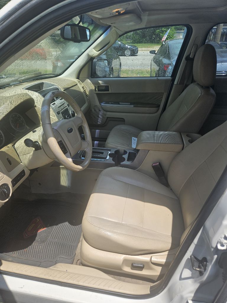 Photo 18 of this FORD ESCAPE