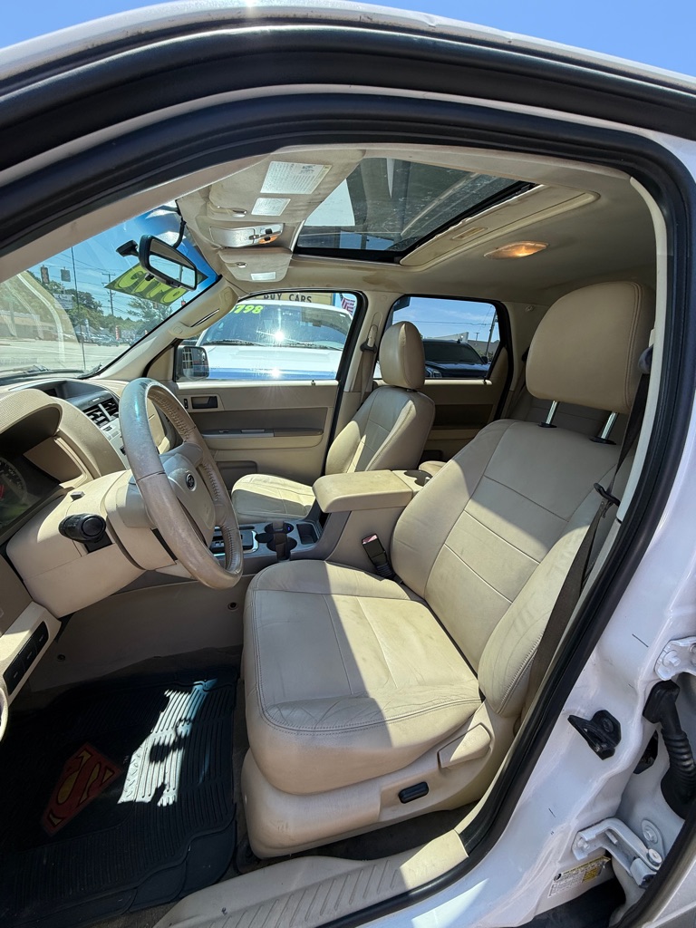 Photo 2 of this FORD ESCAPE