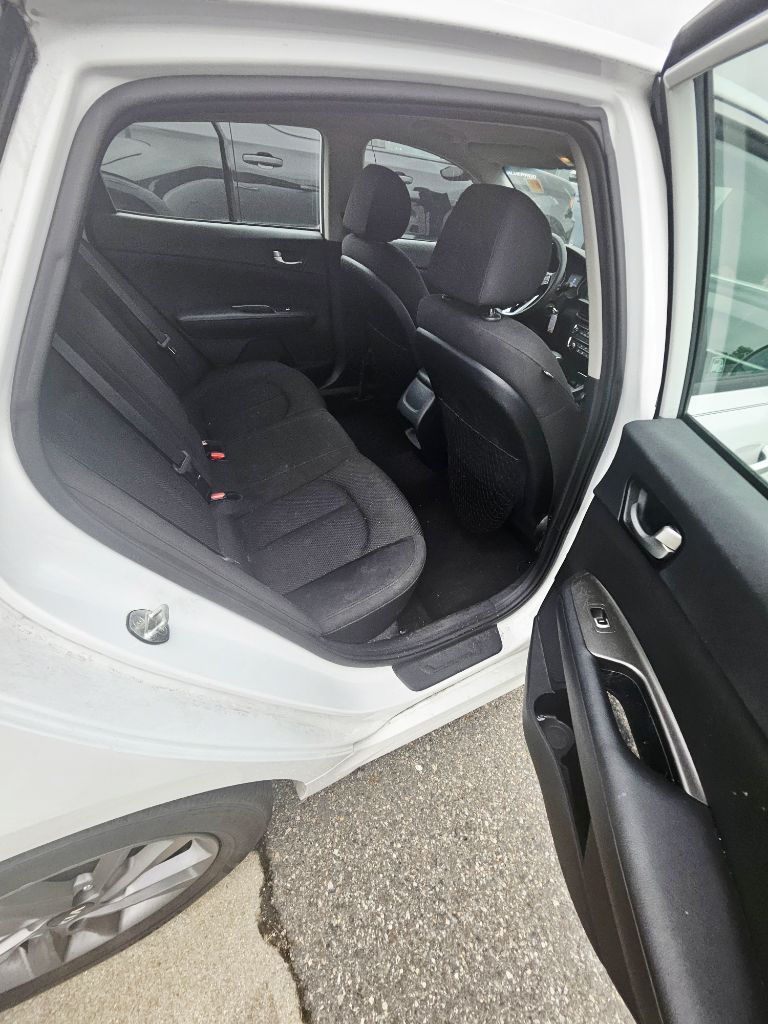 Photo 6 of this KIA OPTIMA