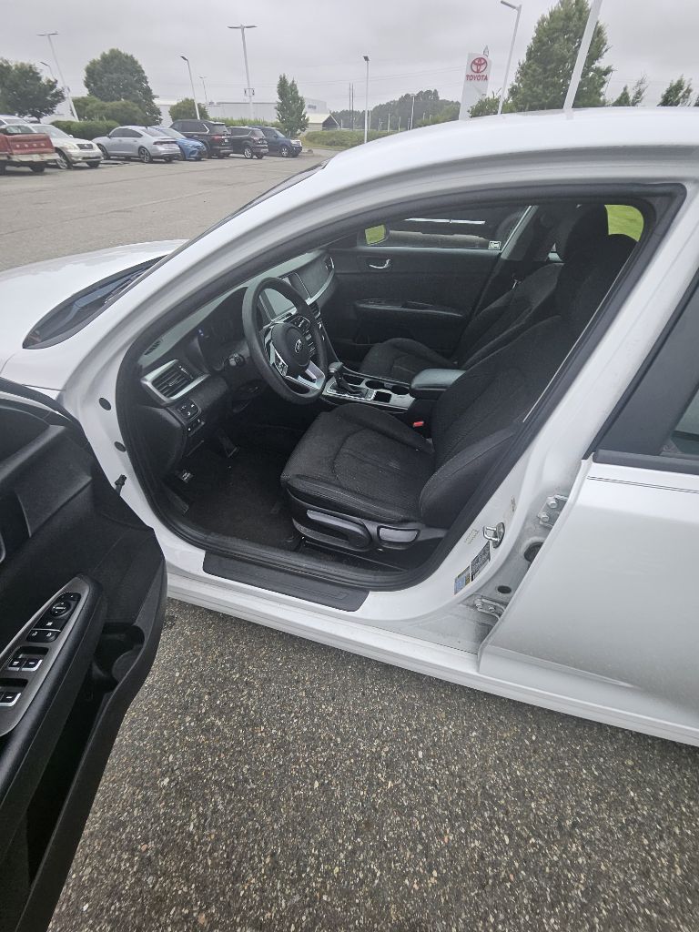 Photo 3 of this KIA OPTIMA