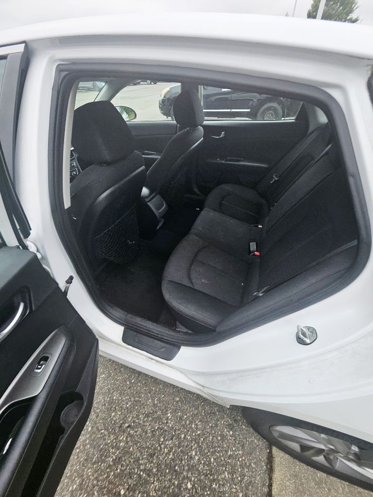 Photo 5 of this KIA OPTIMA