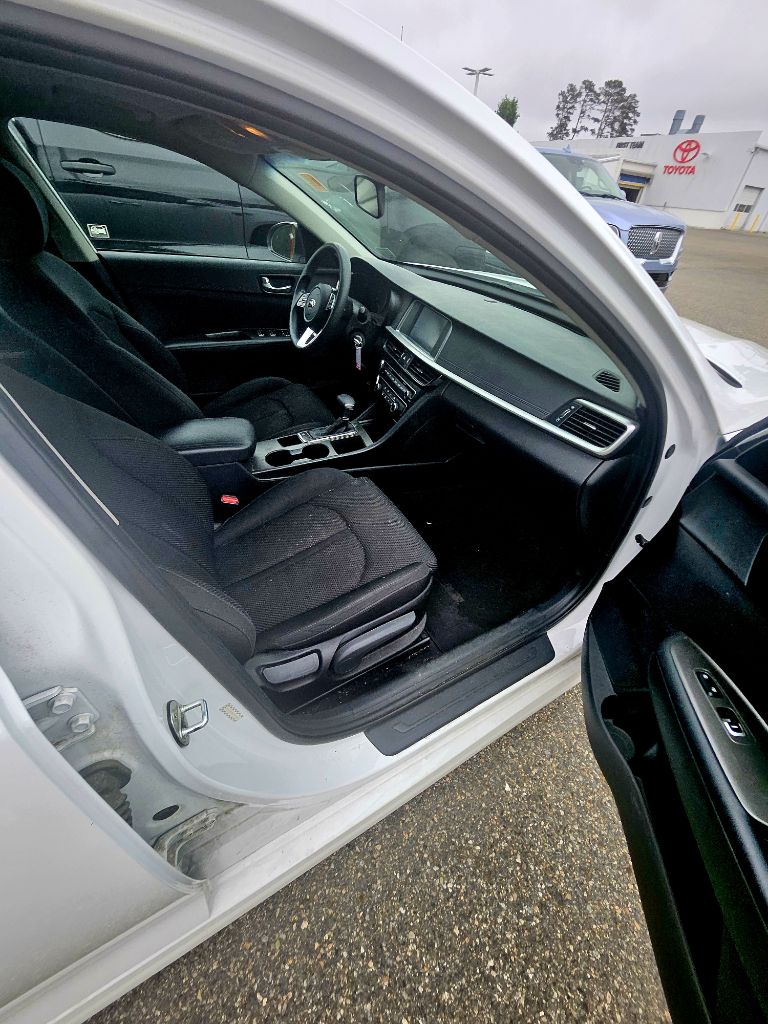 Photo 2 of this KIA OPTIMA