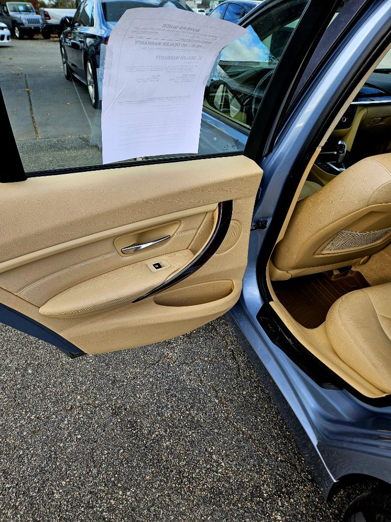 Photo 7 of this BMW 3 SERIES