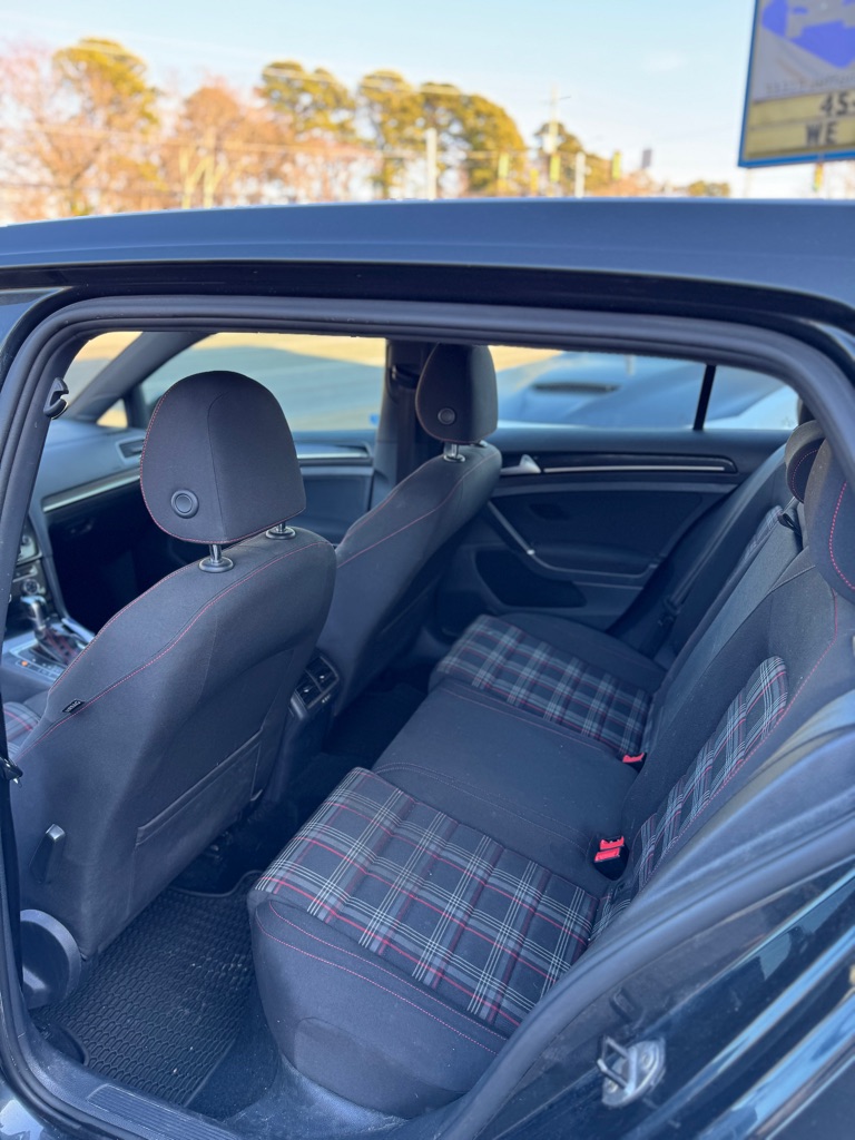 Photo 3 of this VOLKSWAGEN GOLF GTI